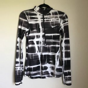 Nike Pro Lightning Strike Quarter Zip